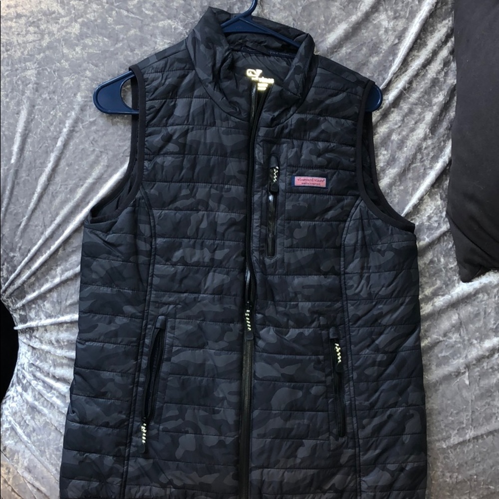 Vineyard Vines Black Quilted Camo Puffer Vest